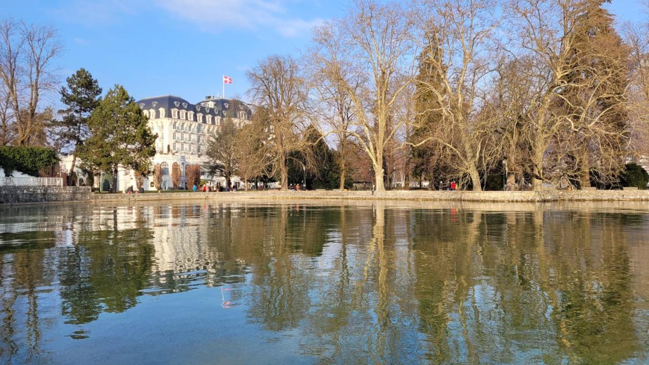 Annecy Lake Central Екстериор снимка